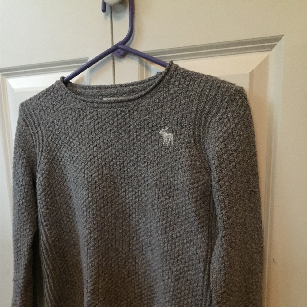 Girls Abercrombie kids gray sweater. Size 9/10